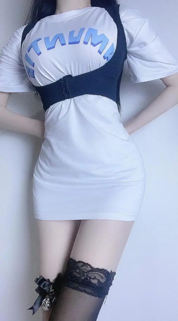 妹子窮的絲襪都破了！插圖9
