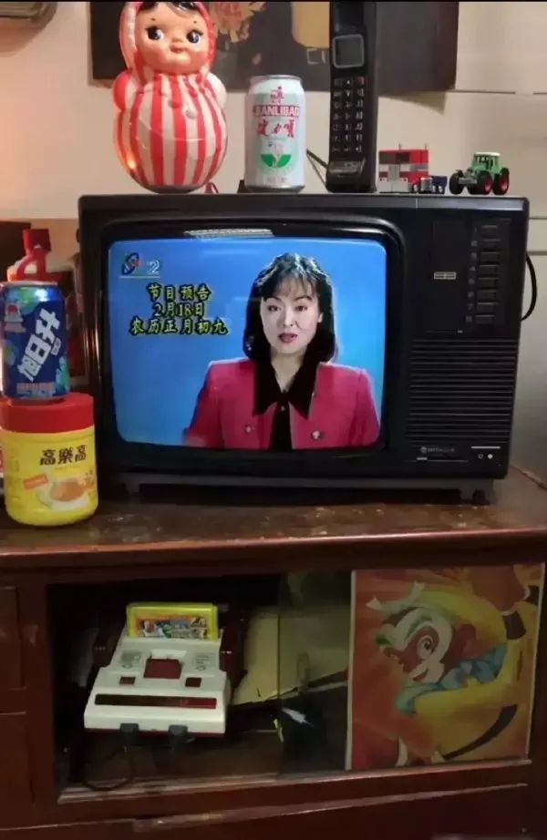妹子窮的絲襪都破了！插圖26