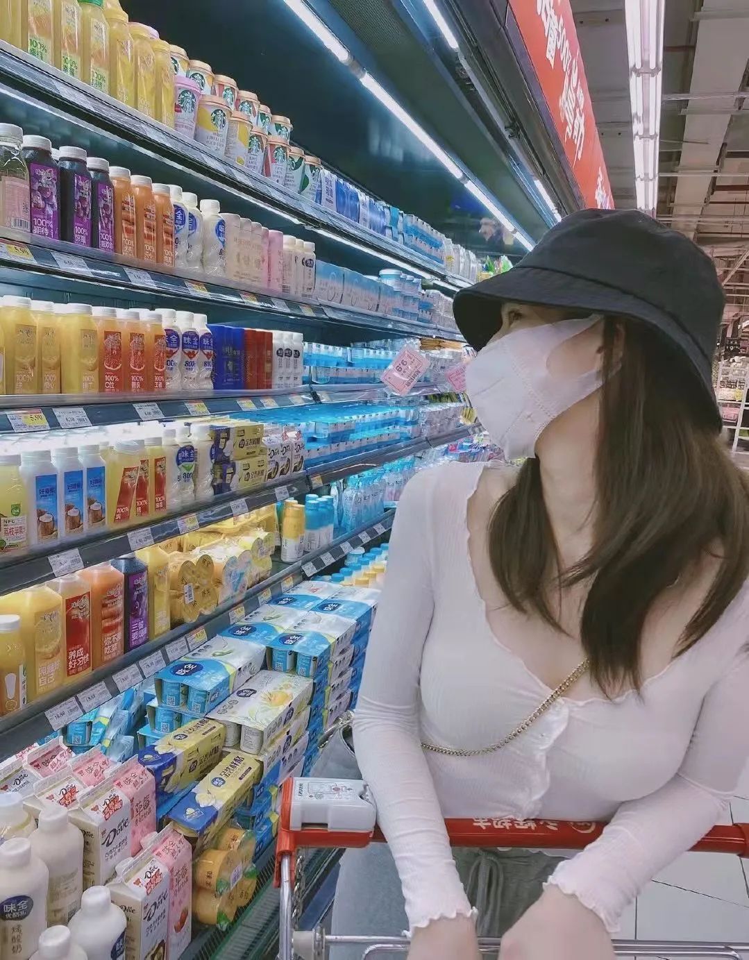 小姐姐?睡過站了，要不要叫醒她？插圖8