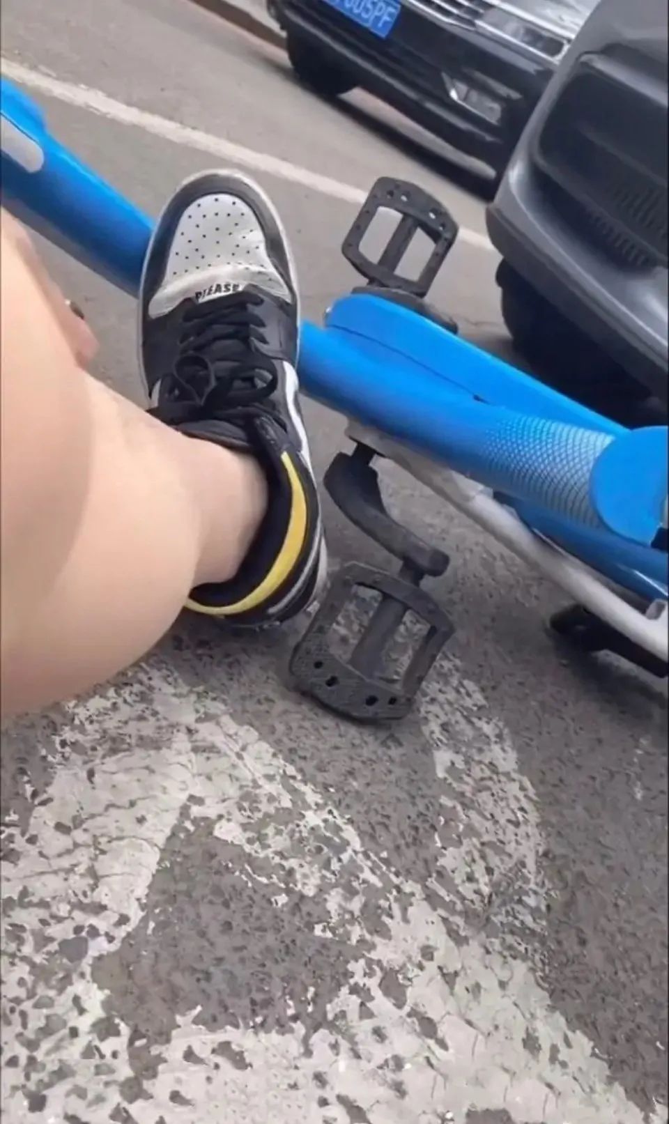 小姐姐?睡過站了，要不要叫醒她？插圖27