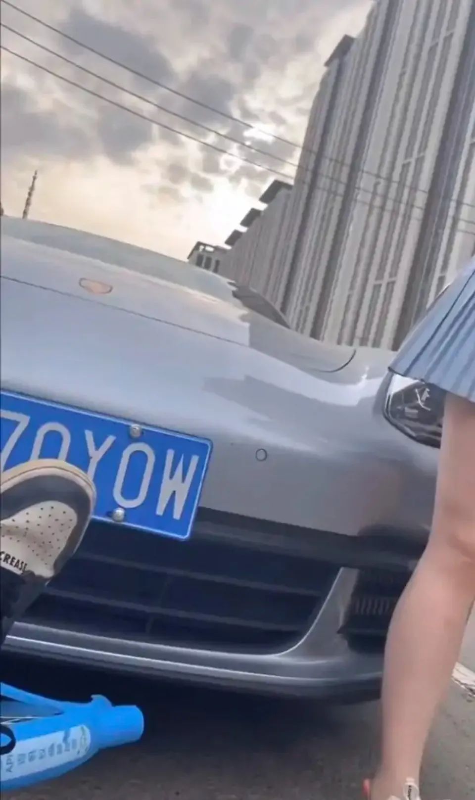 小姐姐?睡過站了，要不要叫醒她？插圖28