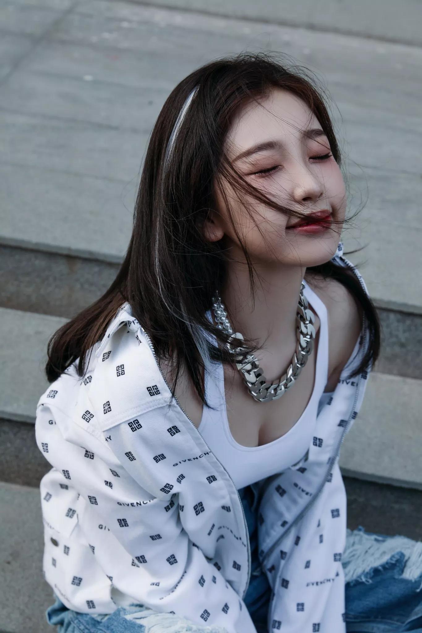 國內地女演員、歌手 虞書欣美照欣賞插圖17