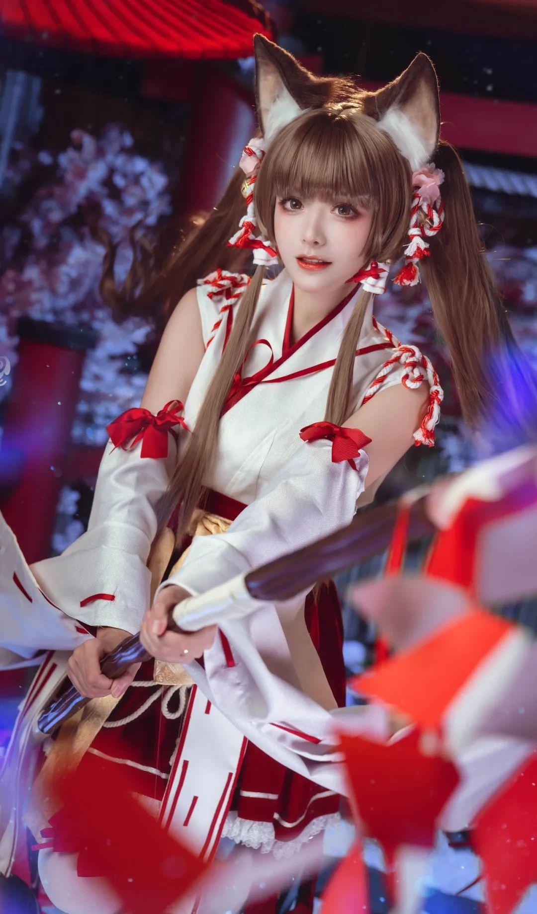 優莉娜，俏皮的巫女《盾之勇者成名錄：浪潮》插圖4